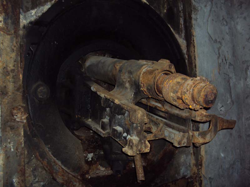 люлька с пртивооткатными устройствами Л-17 пушка Л-17